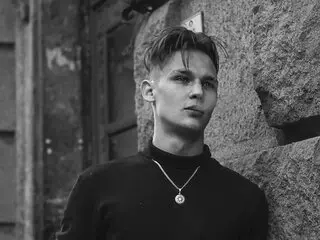 Discover AdamGolds VIP show