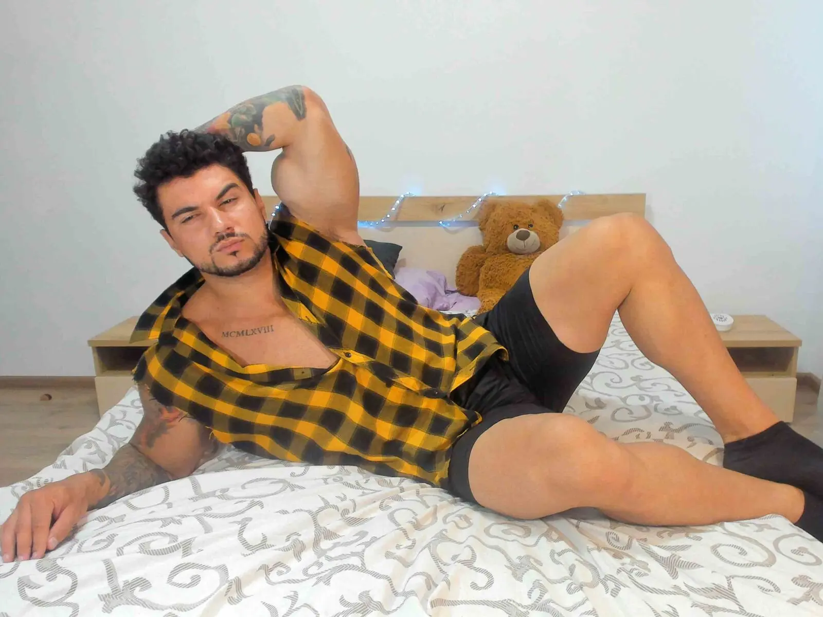 Discover AlexBoyka VIP show