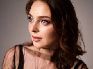 Discover AmandaLise VIP show