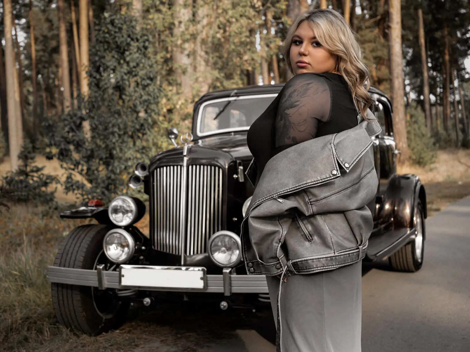 Discover AnitaBarns VIP show