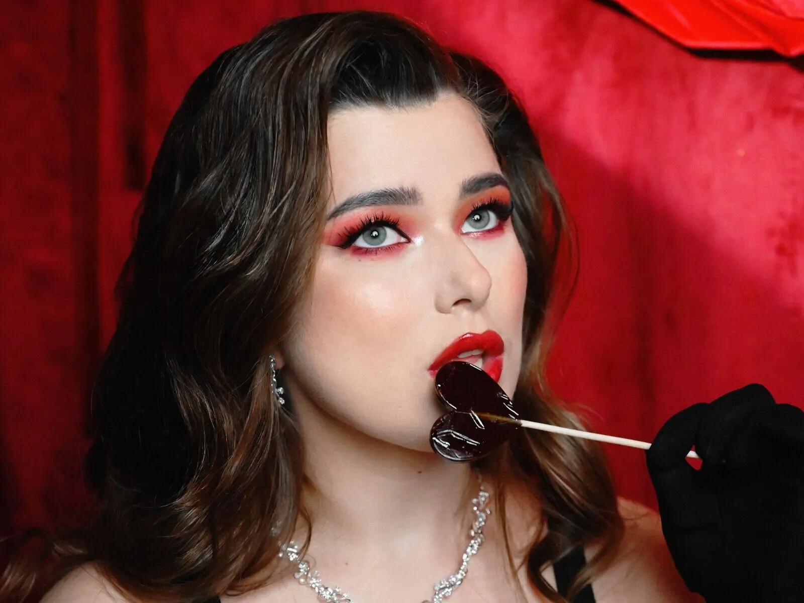 Discover AriGraynor VIP show