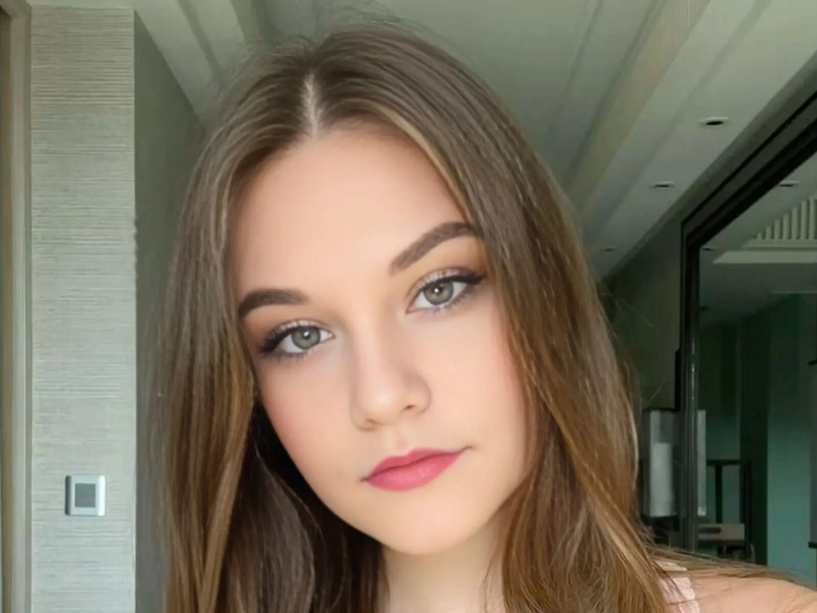 Discover AriaWels VIP show