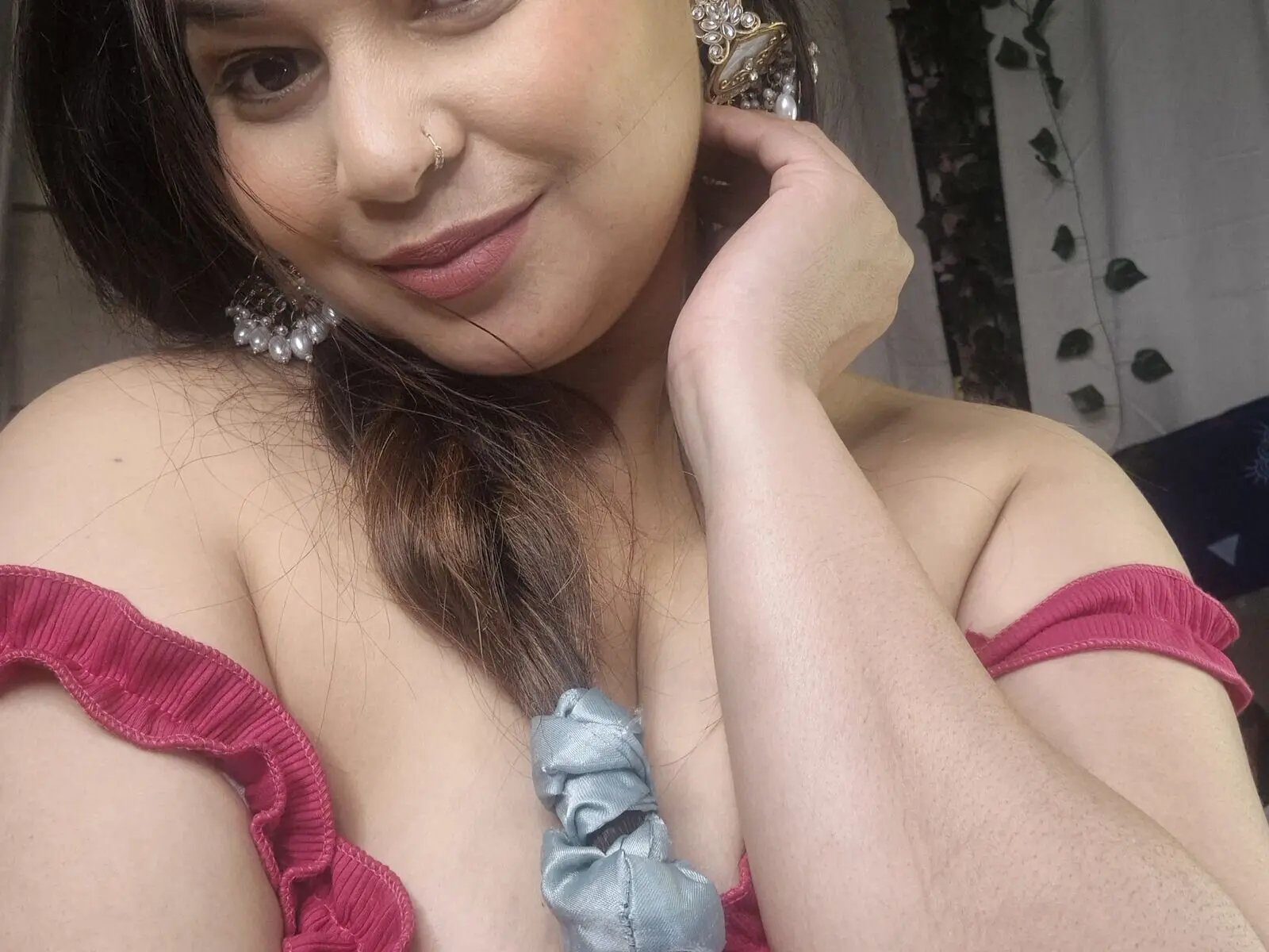 Discover ArtiKumari VIP show
