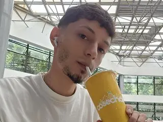 Discover AxelBrooks VIP show