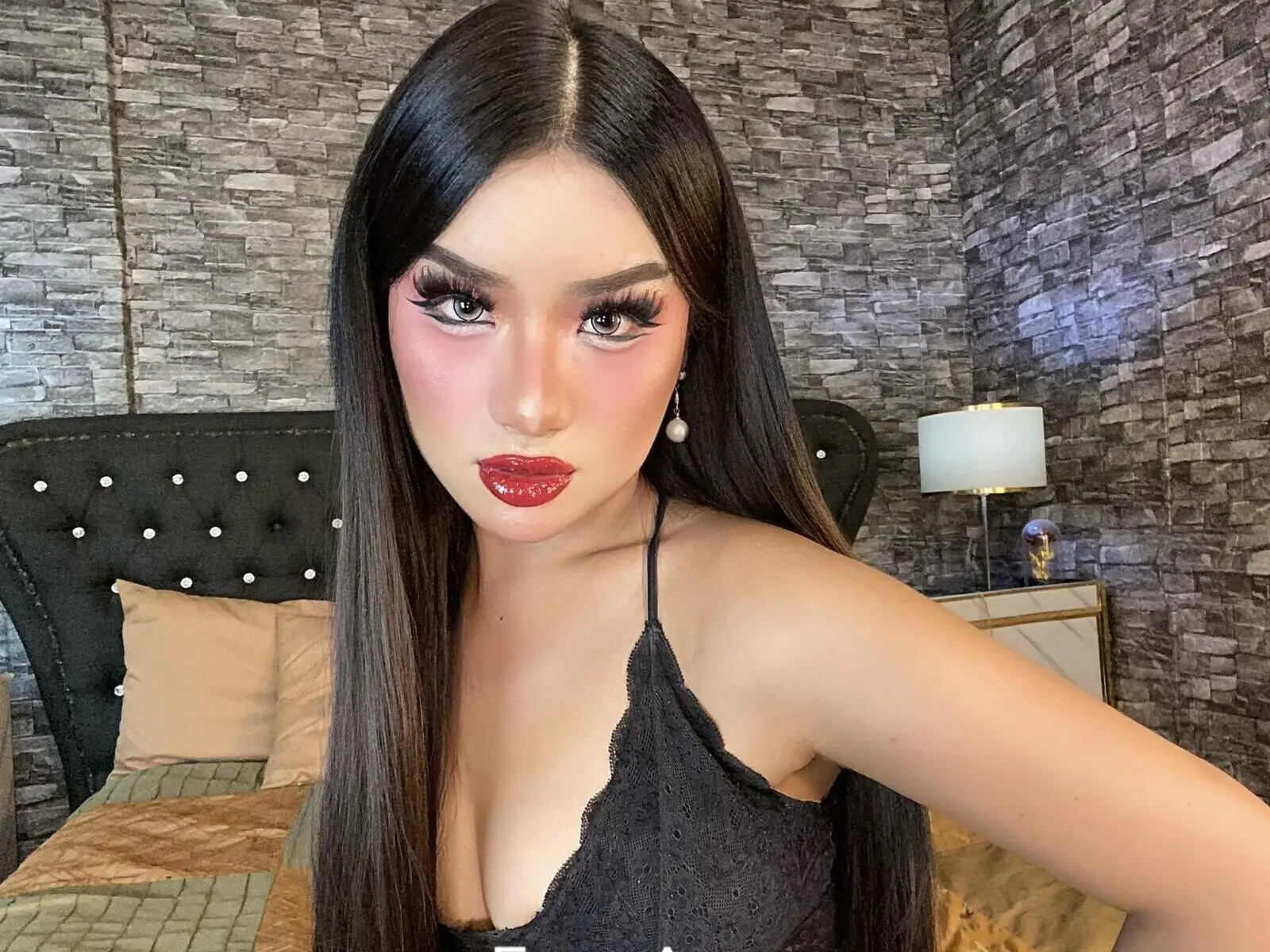 Discover BeenieMikah VIP show