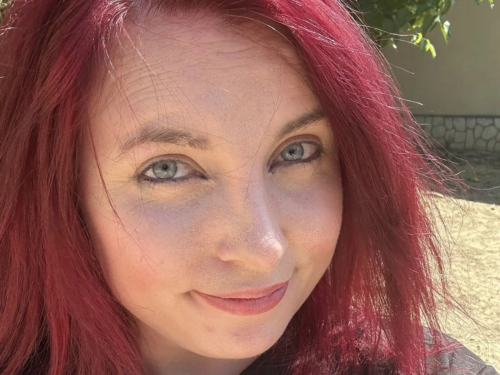 Discover BellaWei VIP show