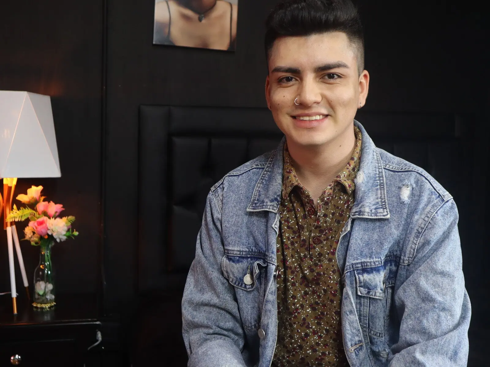 Discover BenjaminBratt VIP show