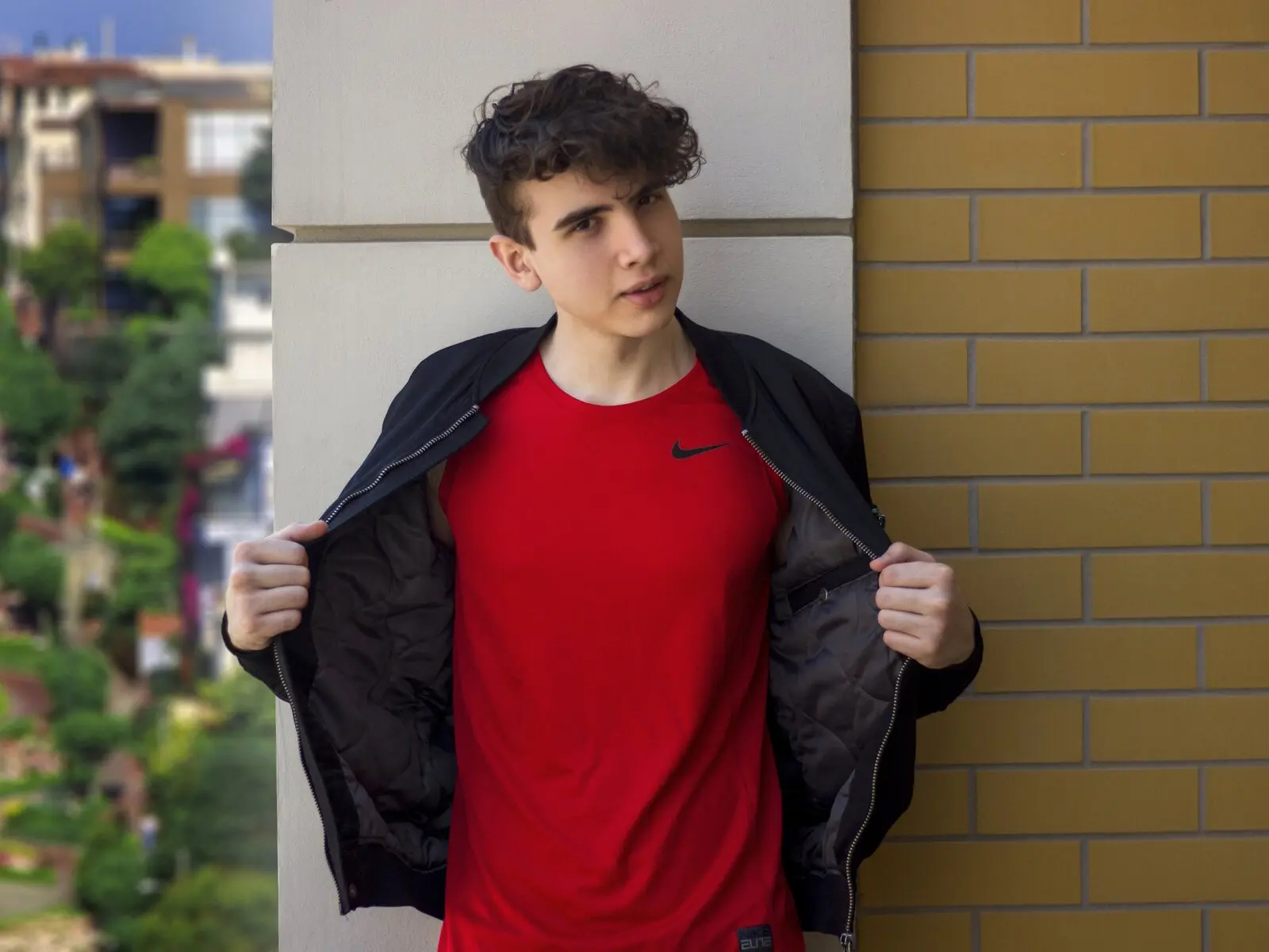 Discover DamienCurlz VIP show