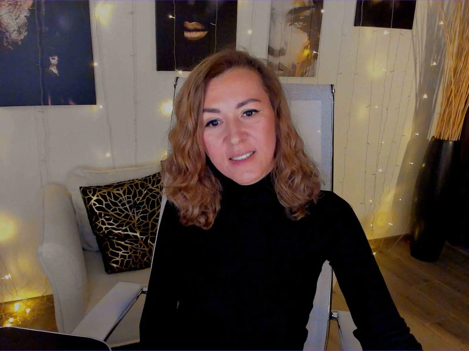 Discover DonnahSmith VIP show