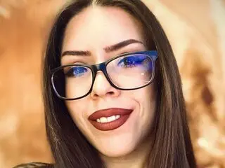 Discover EmaLowee VIP show