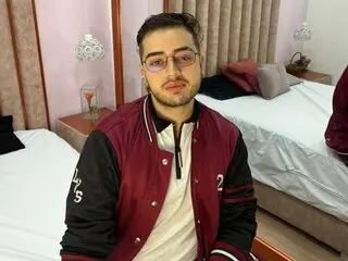 Discover EthanRyan VIP show