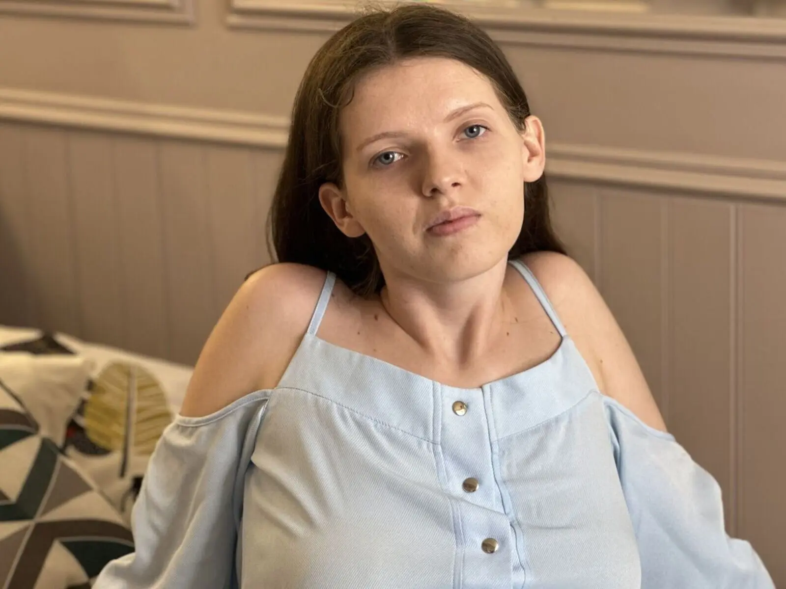 Discover GabyEssen VIP show