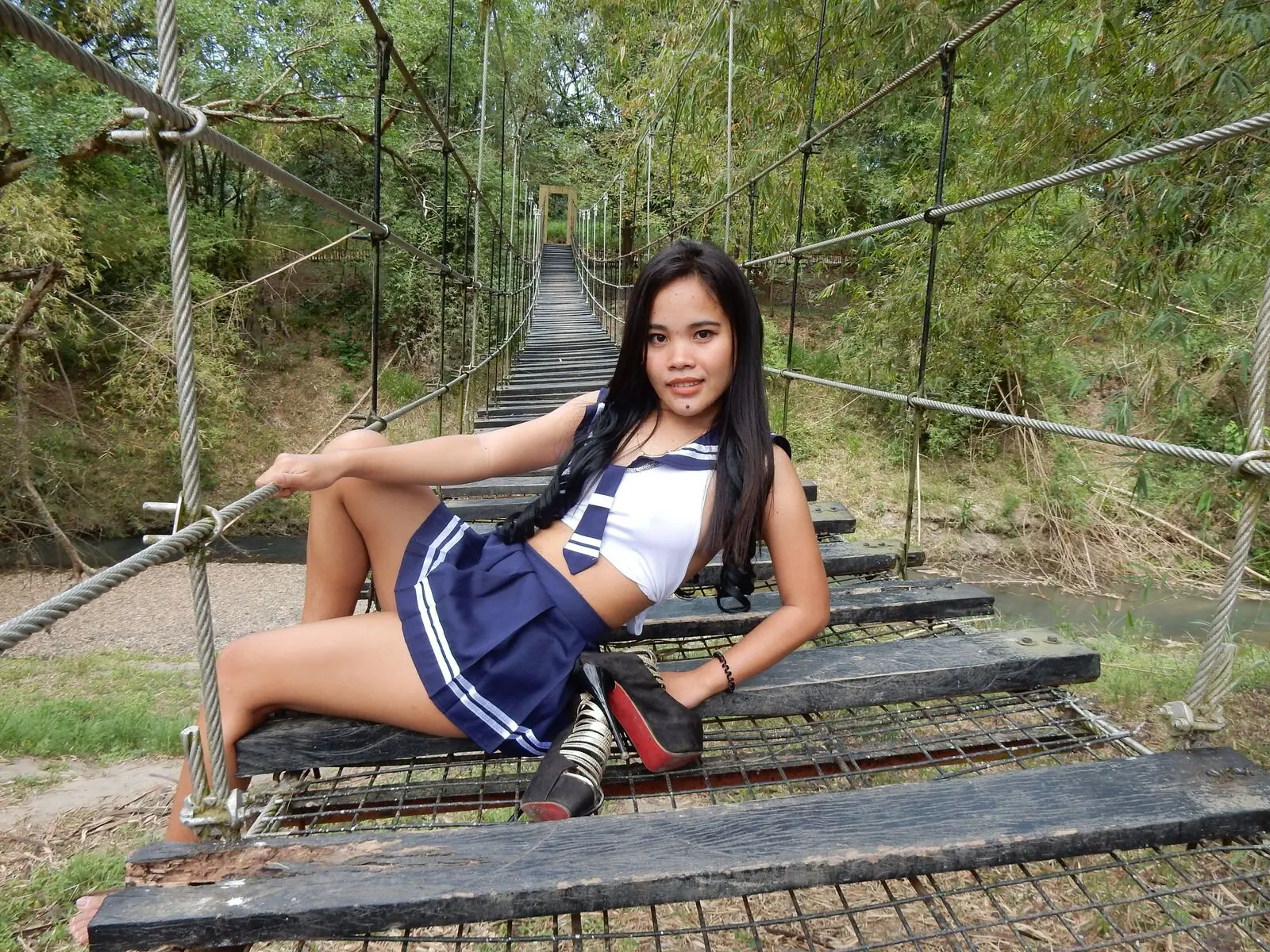 Discover HotPetitePinay VIP show