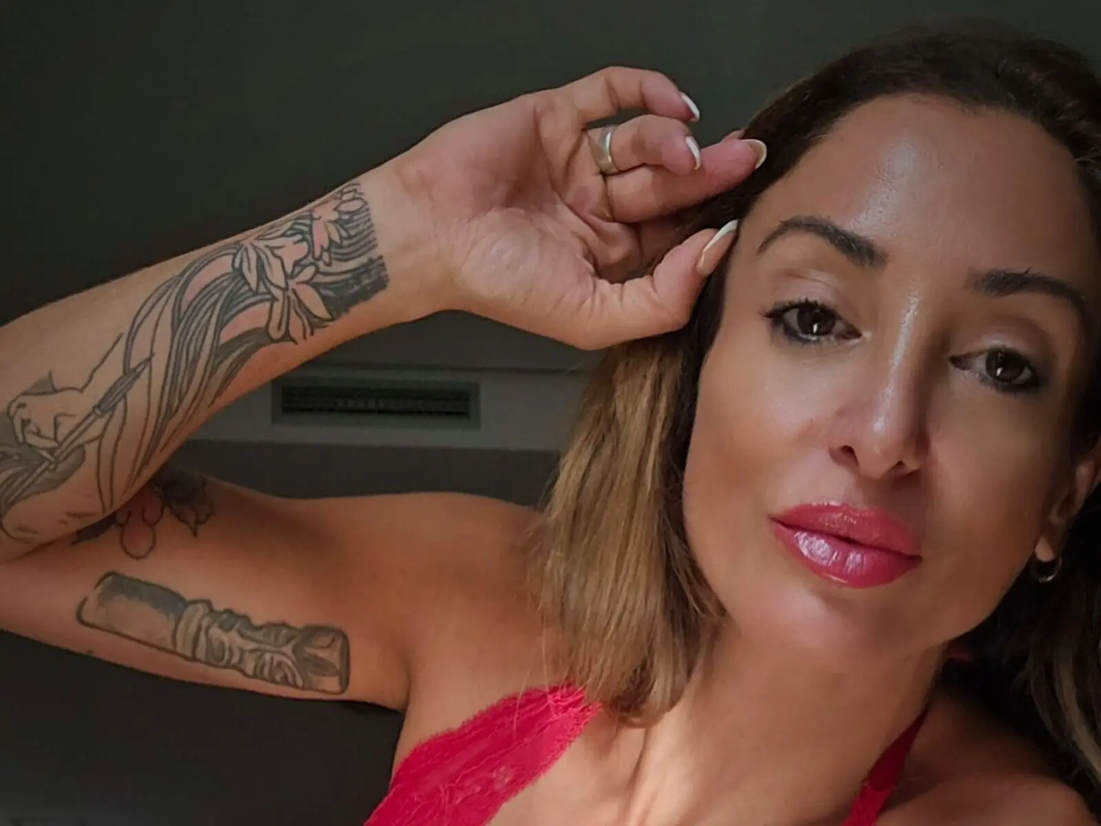 Discover IsabellaPeraz VIP show