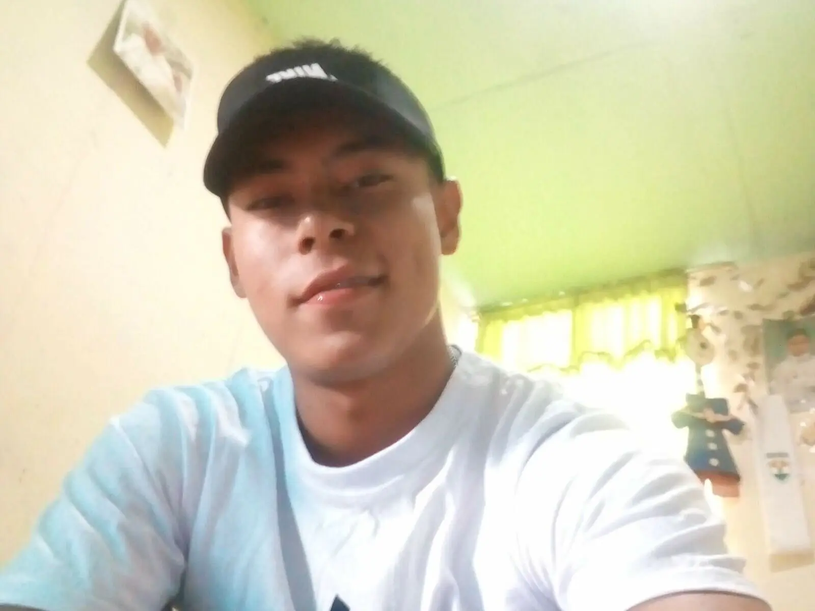 Discover JavierHernandez VIP show