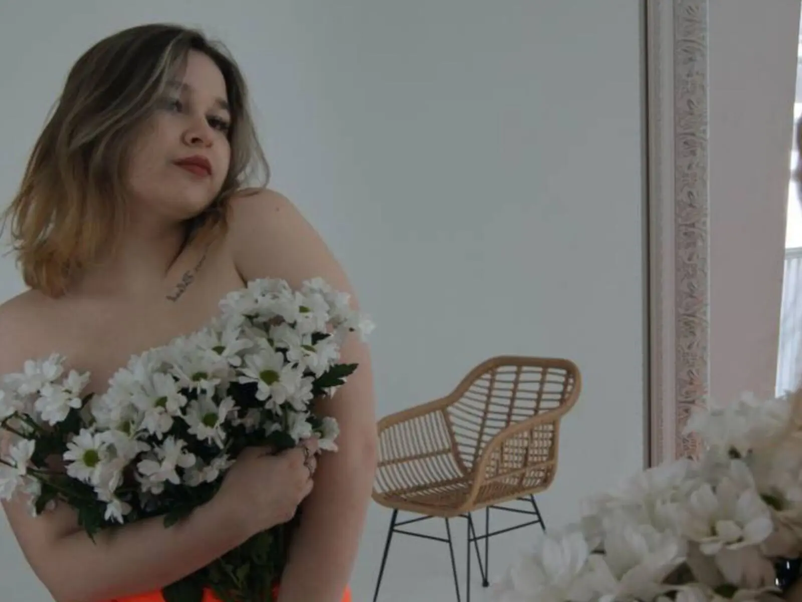 Discover KarenRayy VIP show