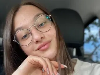 Discover KellyMenlopa VIP show