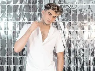 Discover KyleMarhs VIP show