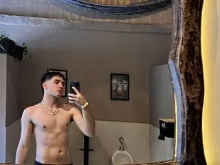 Discover LeoPardos VIP show