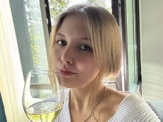 Discover LerianaMakmillan VIP show