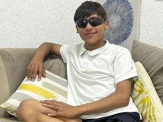 Discover LianDeluque VIP show