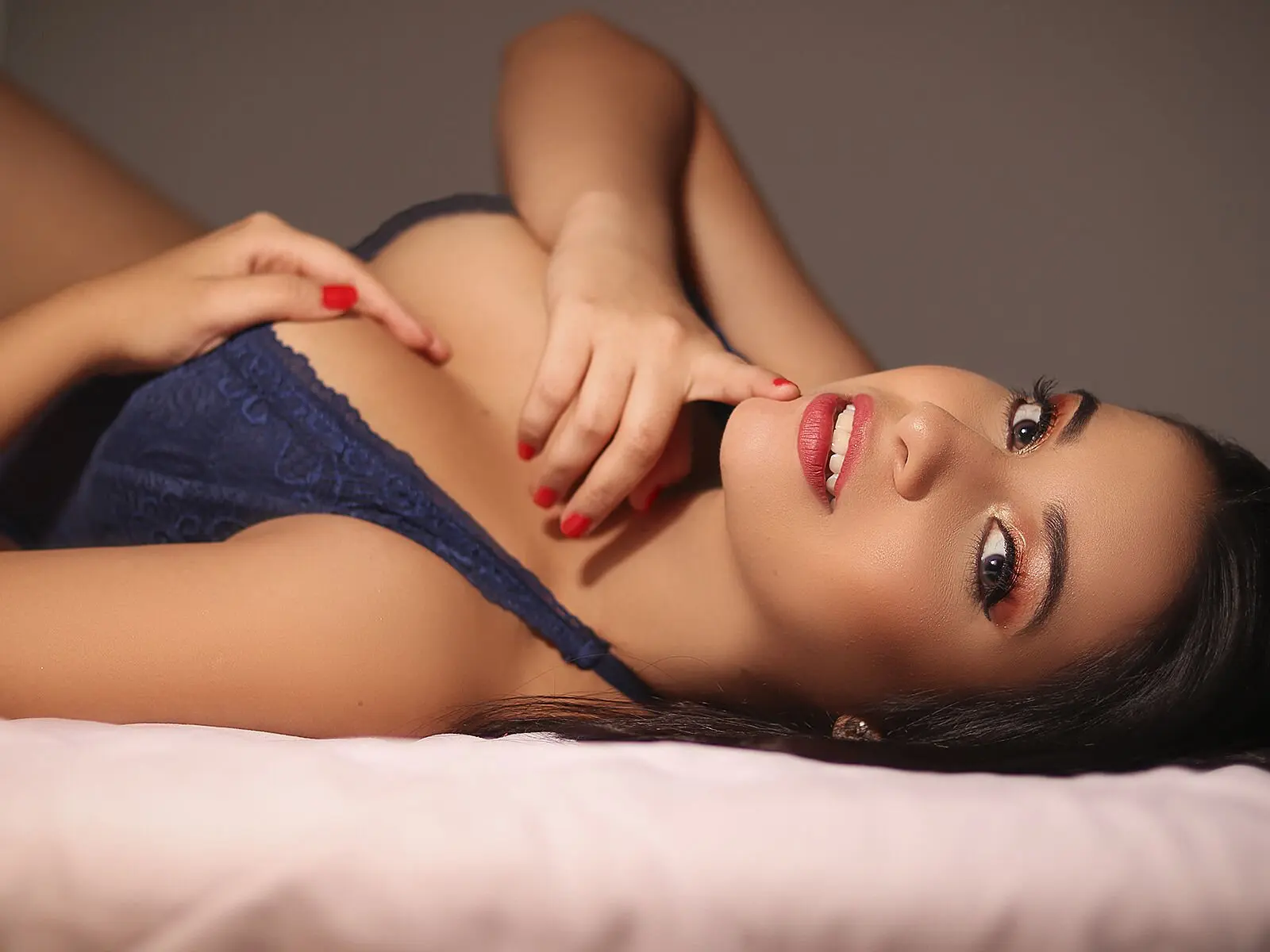 Discover LissieVanegas VIP show