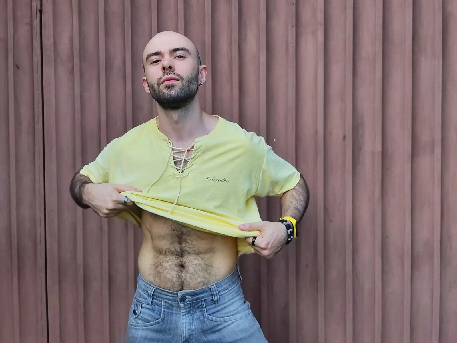 Discover LouisFerdinando VIP show