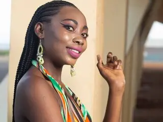 Discover LunaKioni VIP show