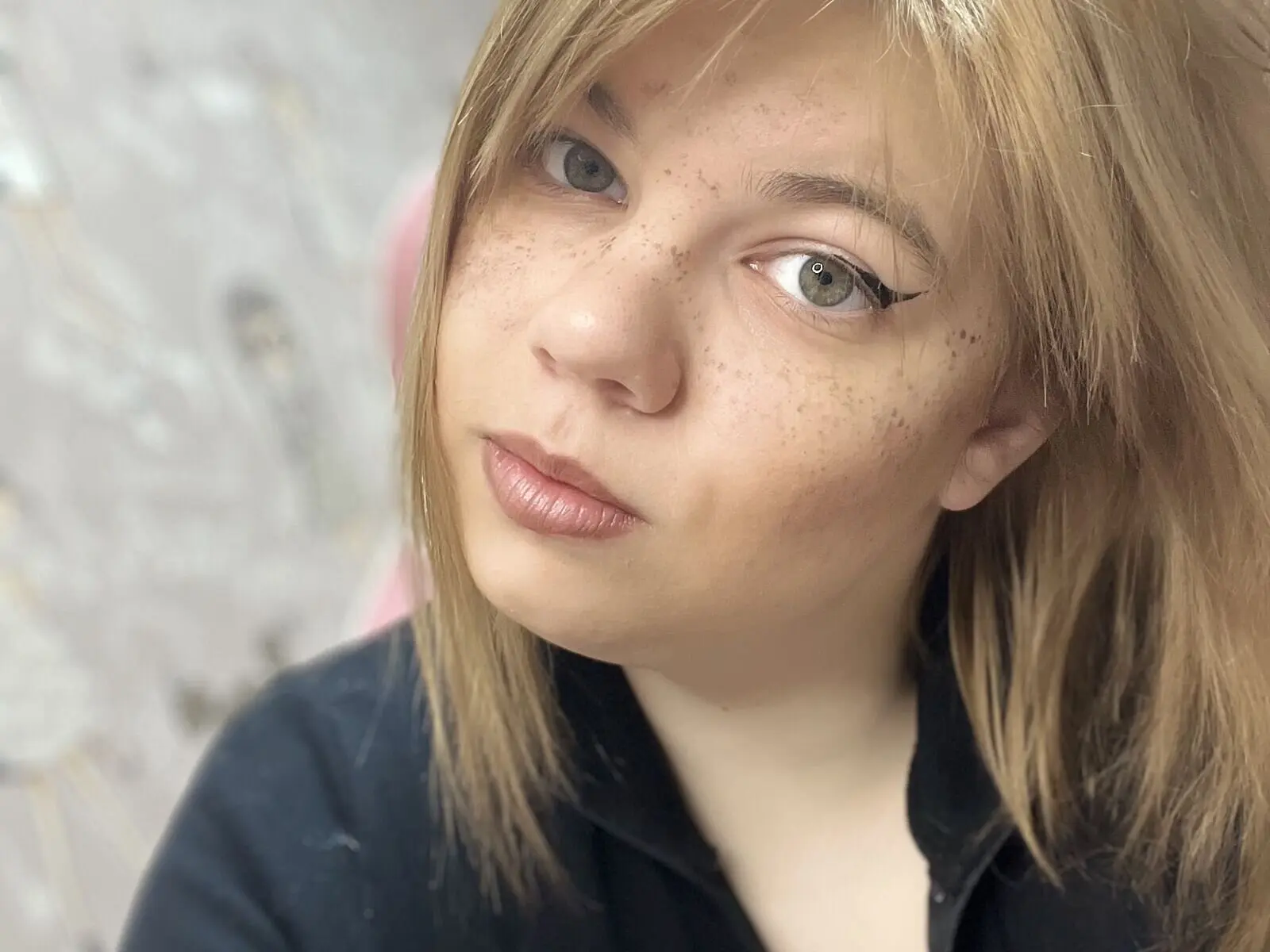 Discover MaraLoran VIP show