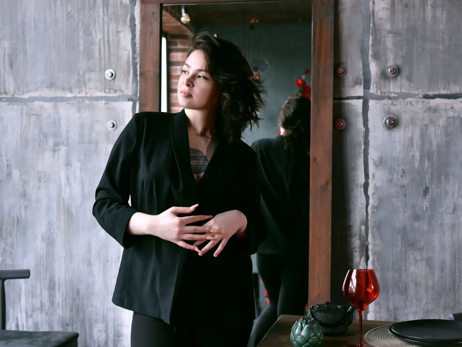 Discover MayaBirdwell VIP show