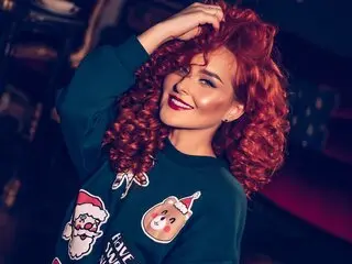 Discover MelanieMoondance VIP show