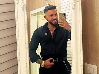 Discover MikeAdamov VIP show