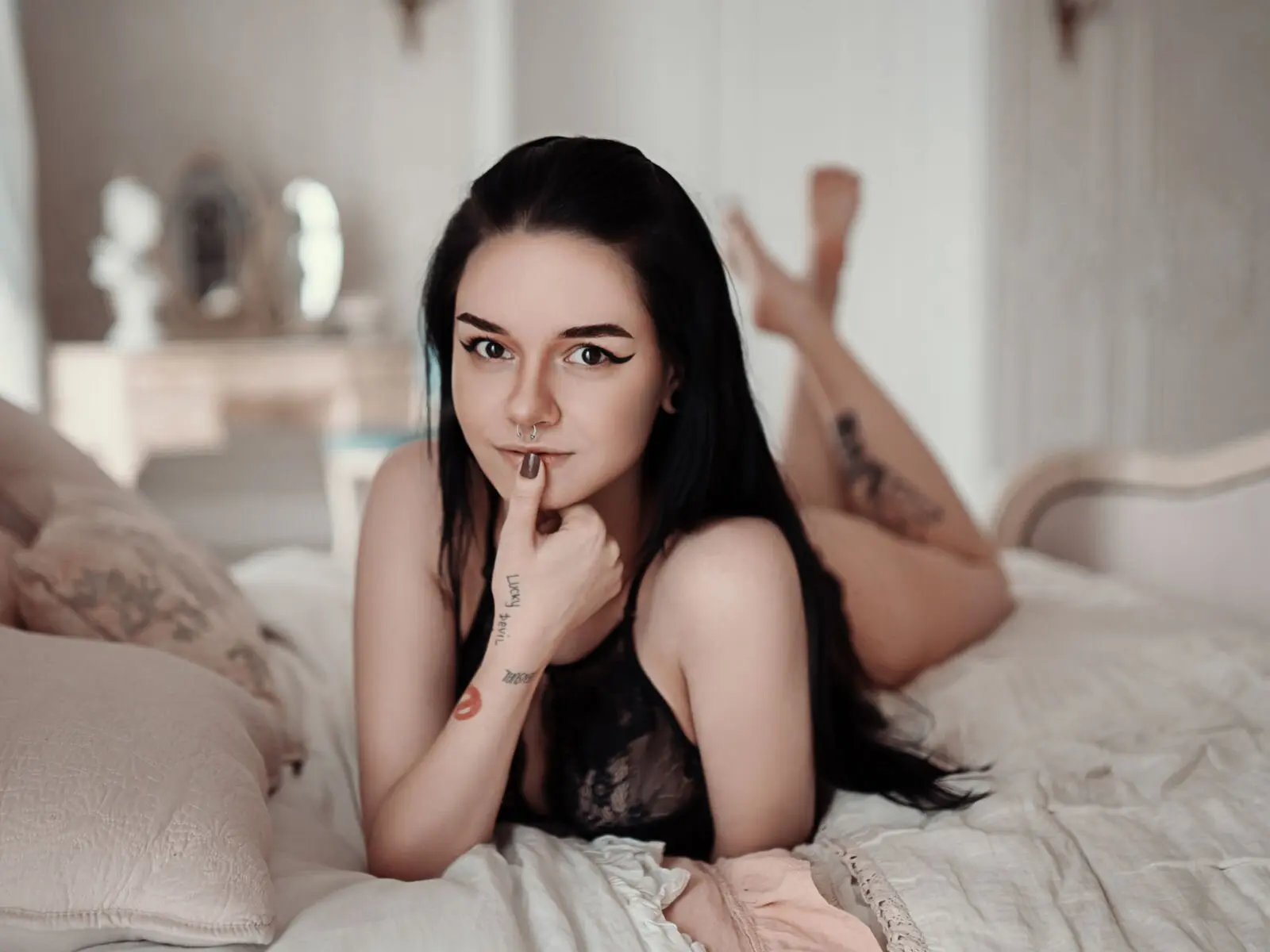 Discover NonaBell VIP show