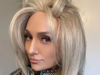 Discover PaigeVanAsten VIP show