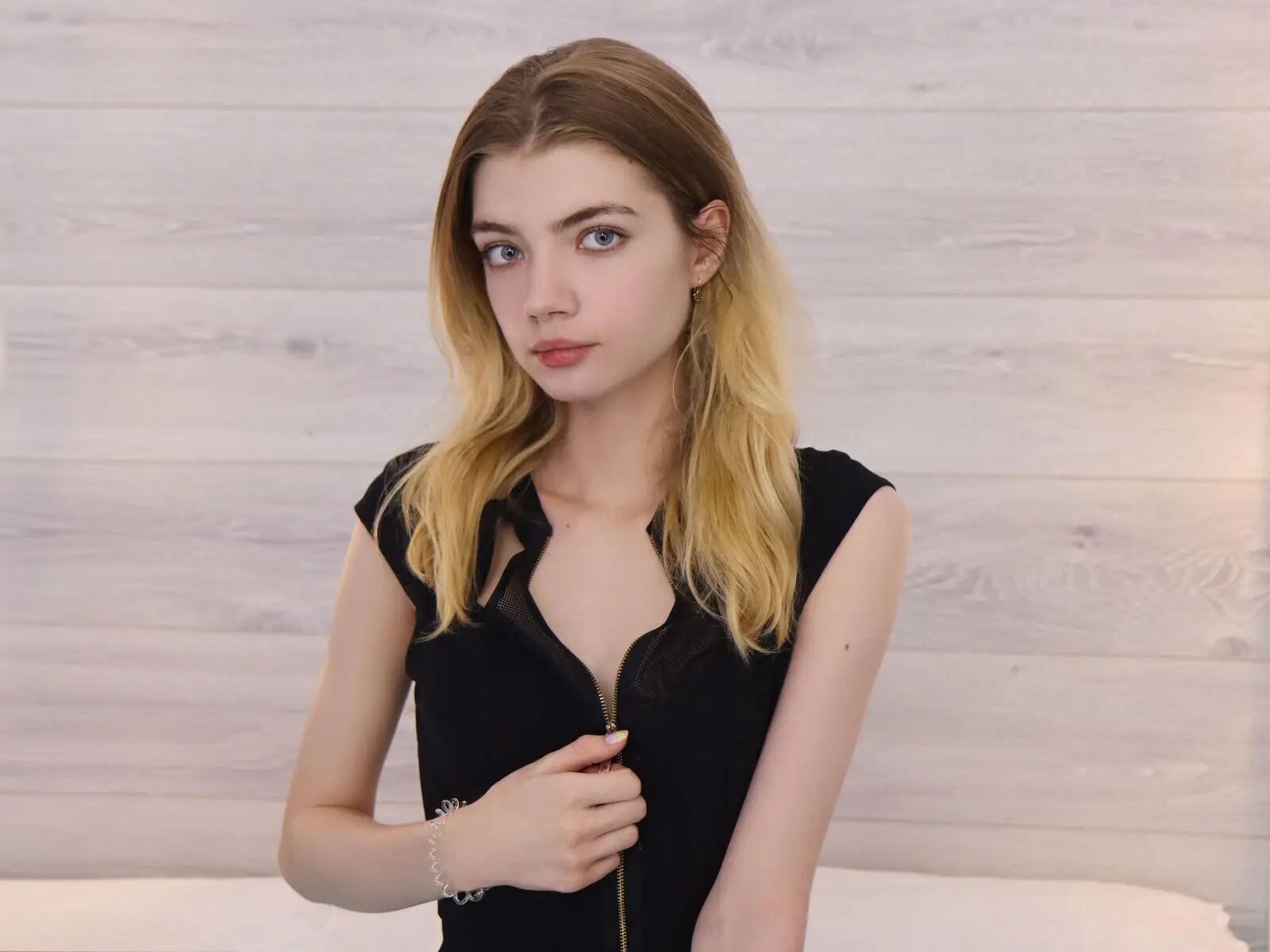 Discover PepperHowel VIP show