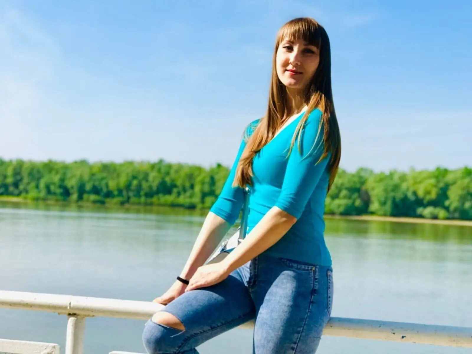 Discover RioCherries VIP show