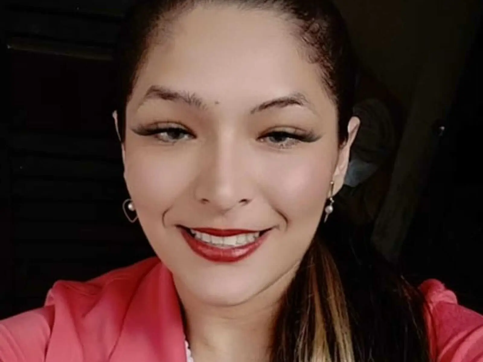 Discover RobertaValentina VIP show