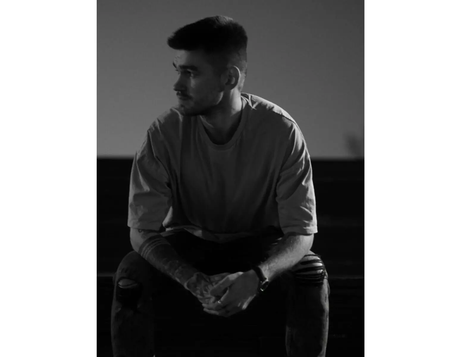 Discover RyanMoni VIP show