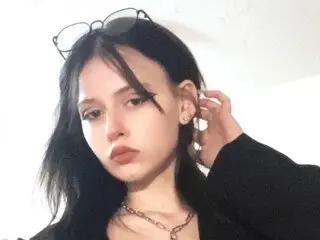 Discover SaraHillton VIP show