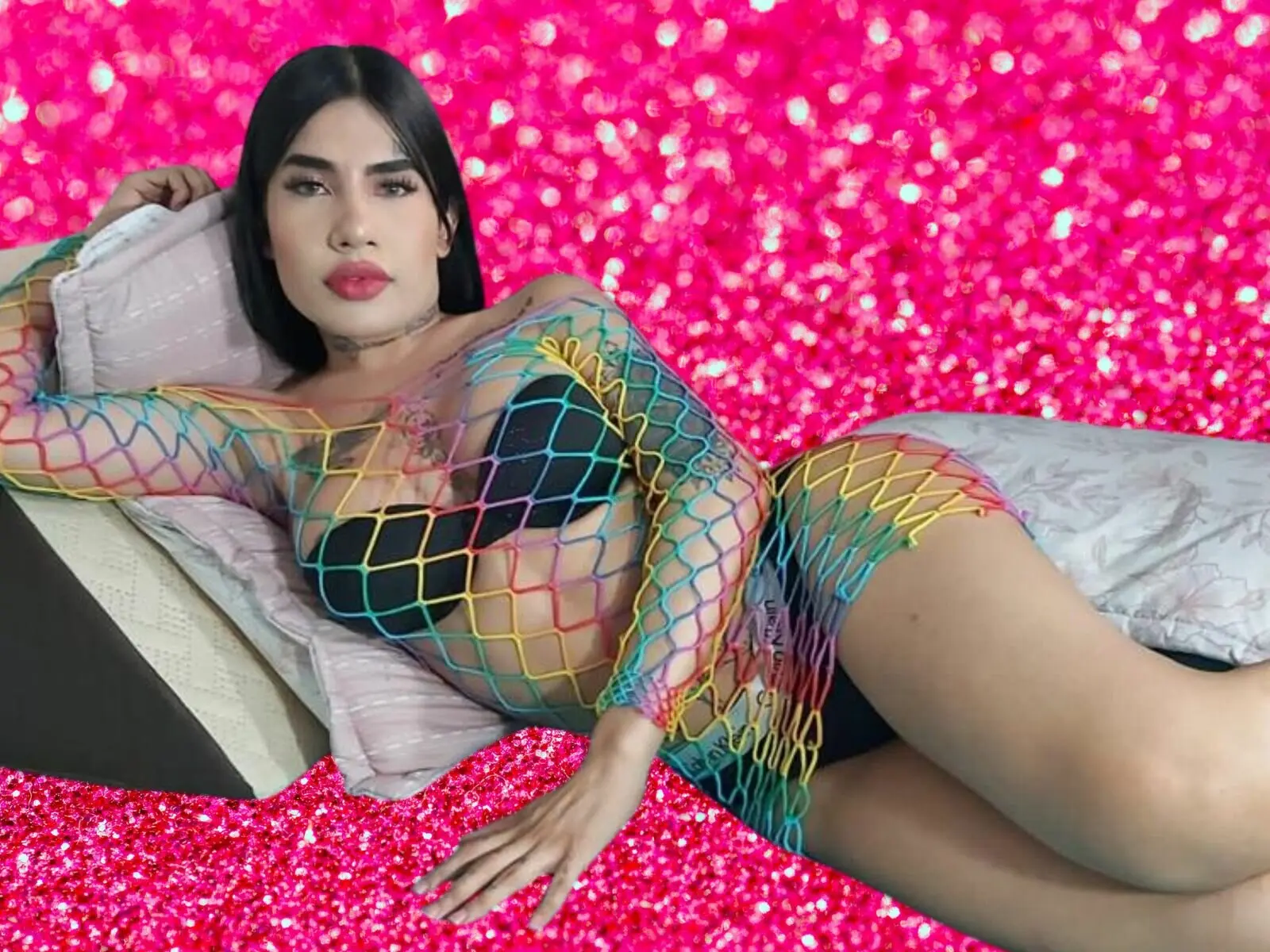 Discover SaraLinz VIP show