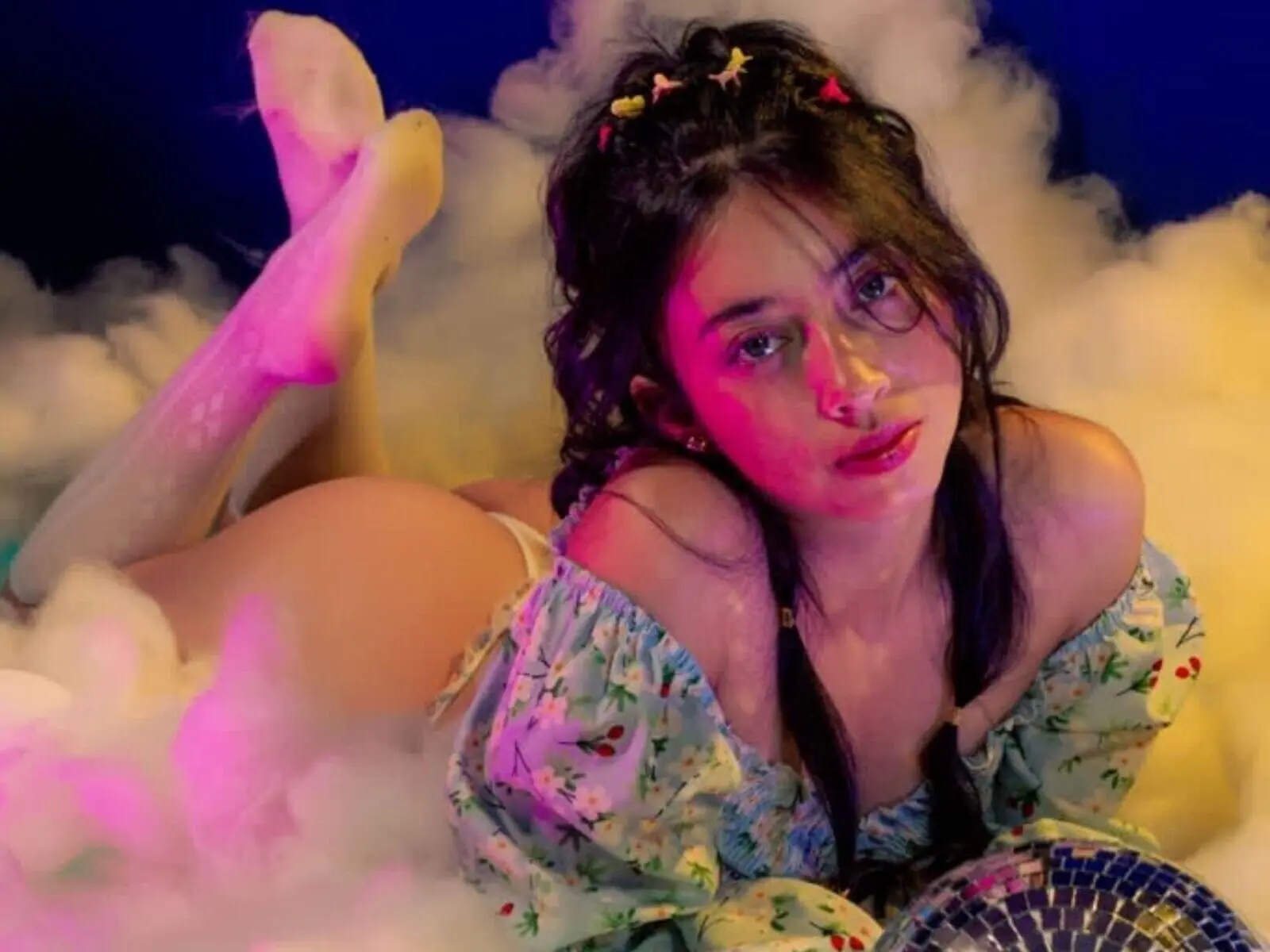 Discover SarahWaller VIP show