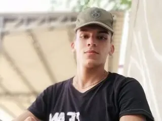 Discover SebastianPosada VIP show