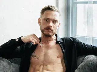 Discover SteveBlond VIP show