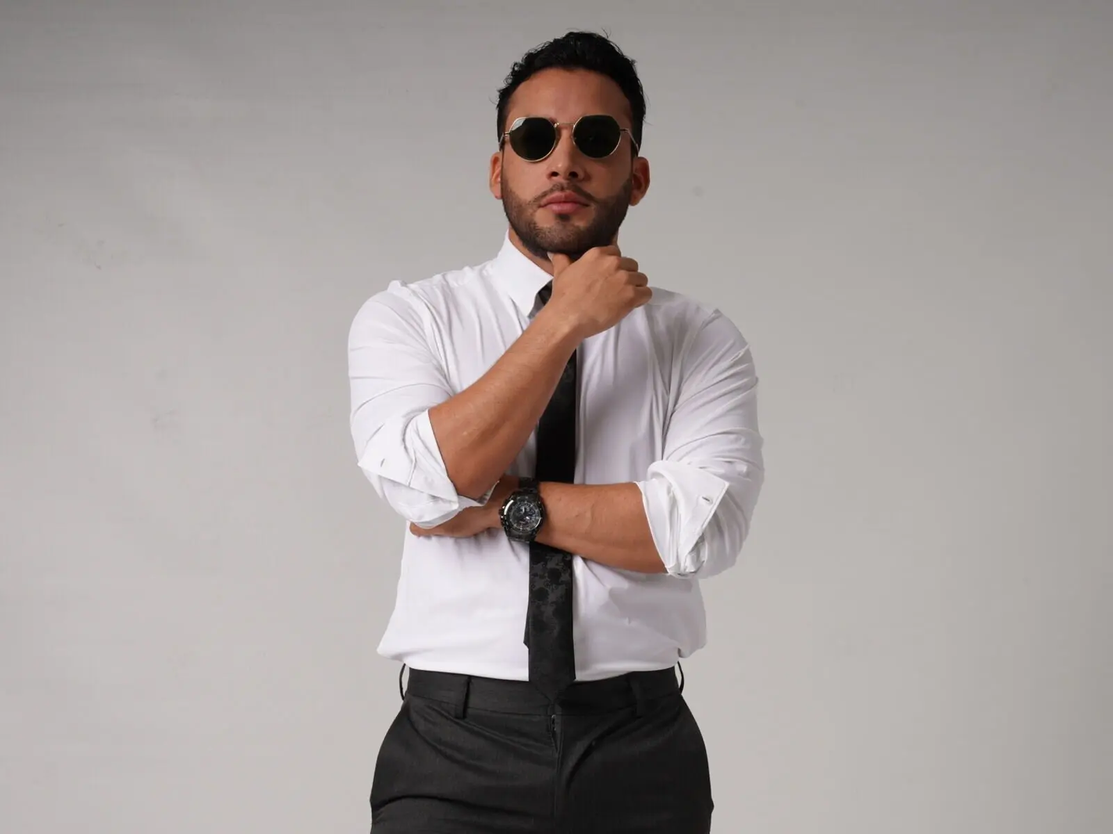 Discover SuarezSxz VIP show