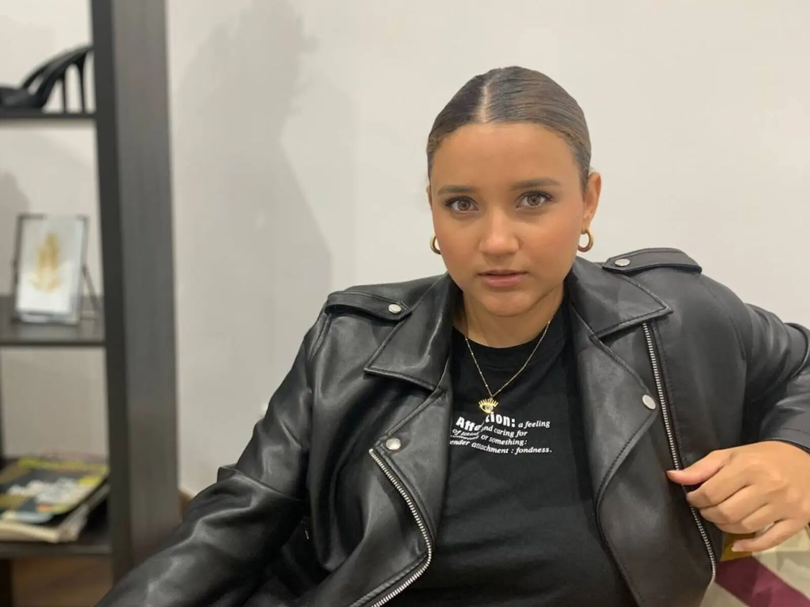 Discover VictoriaDallas VIP show