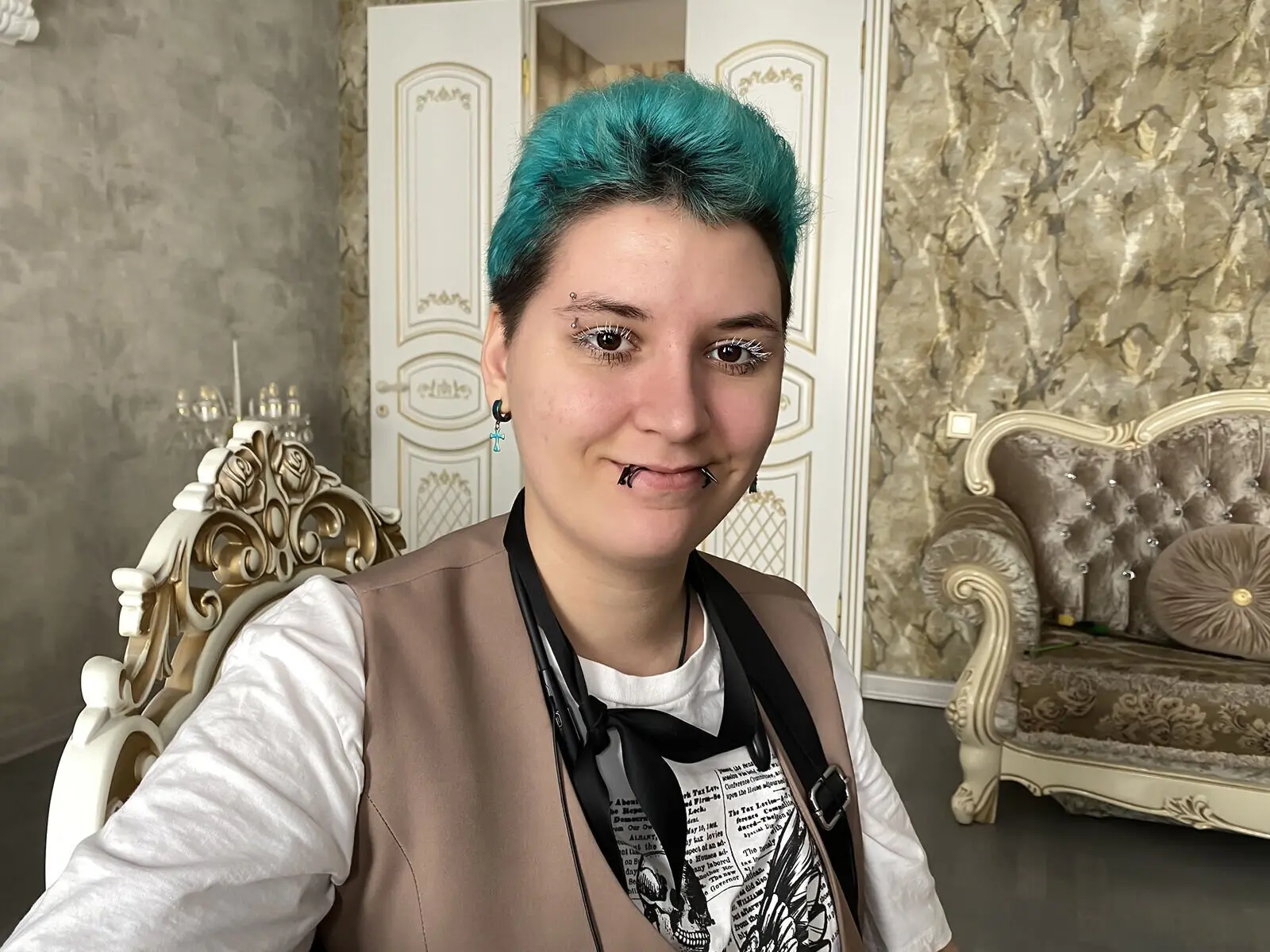 Discover WandyBlue VIP show